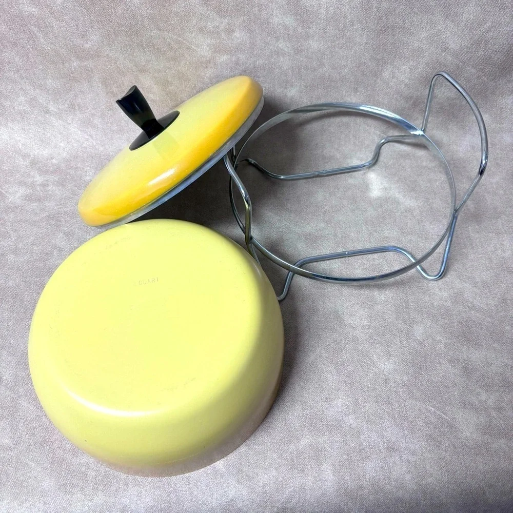 Vintage  Aluminum 2qt Pot With Lid And Stand Bounty By Wear Ever Gold/Yellow